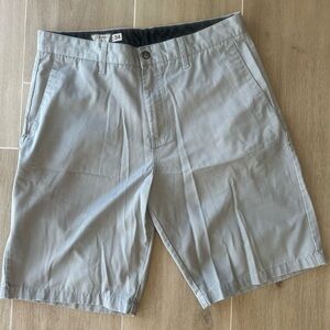 Volcom Stone Chino Shorts Tan Men's Size 34 Waist 10” Inseam Stretch Zipper